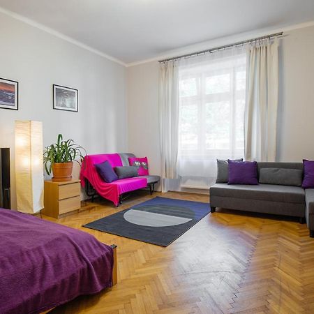 Kings Neighbor. Apartment 600 Meters From Castle Красков Екстериор снимка