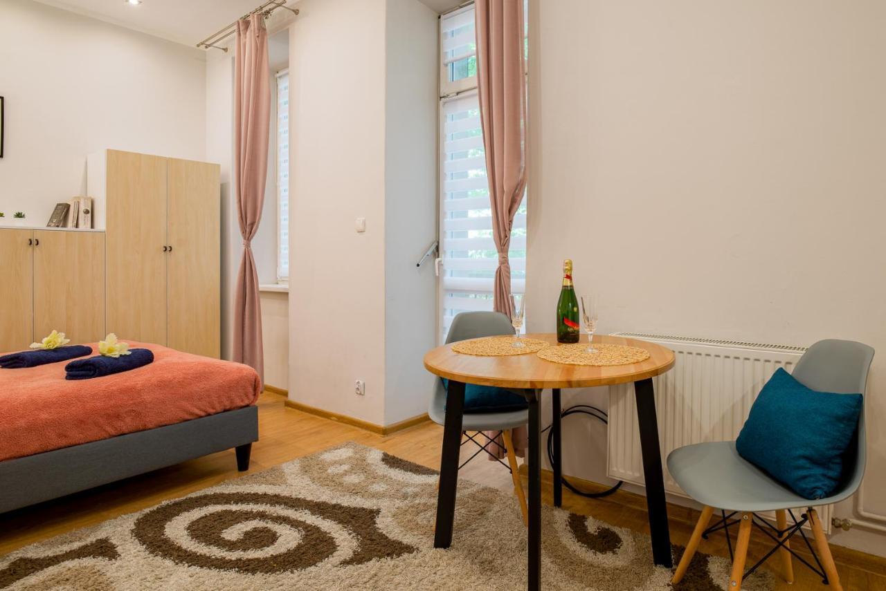 Kings Neighbor. Apartment 600 Meters From Castle Красков Екстериор снимка