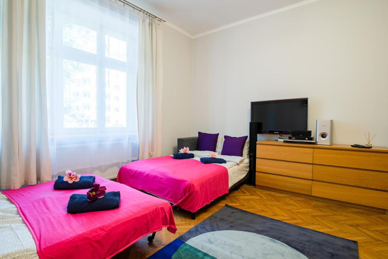 Kings Neighbor. Apartment 600 Meters From Castle Красков Екстериор снимка